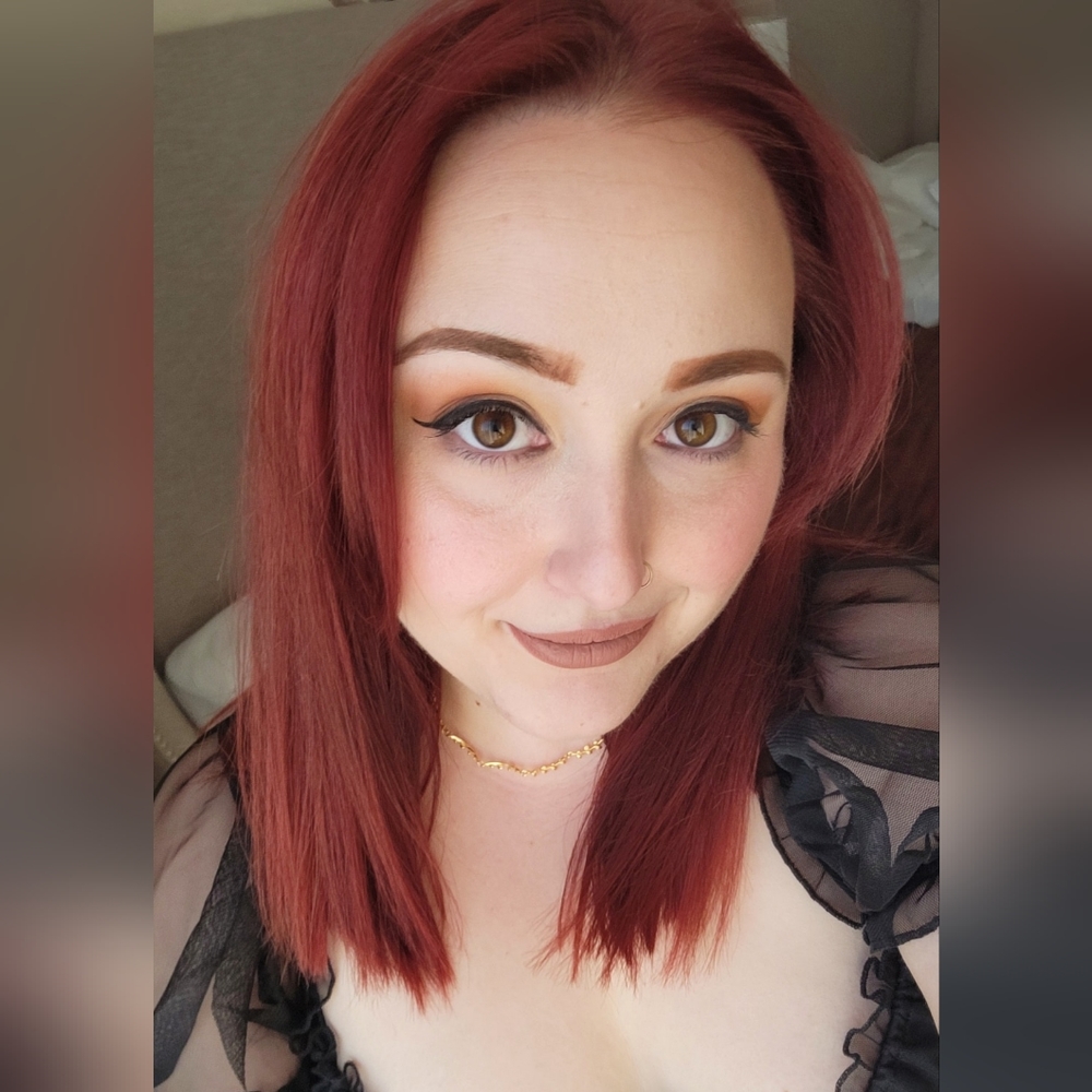 Meet your Posher, Alhia